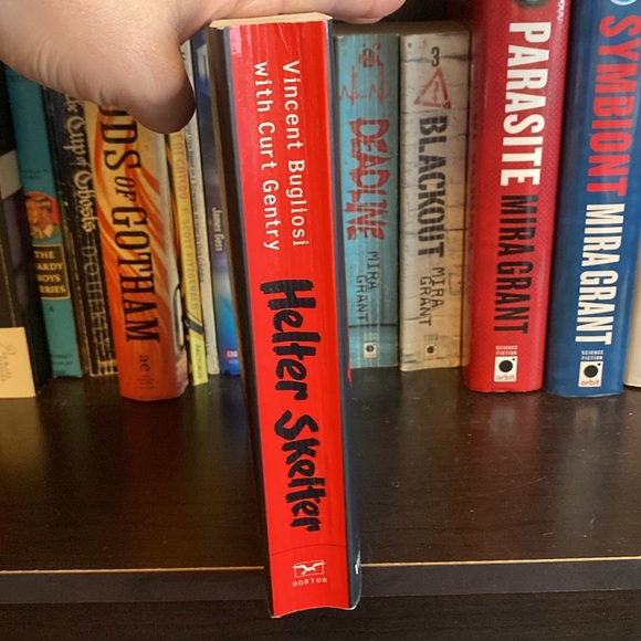 Helter Skelter: The True Story of the Manson Murders by Vincent Bugliosi - Picture 3 of 4